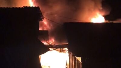 Pasar Bakauheni Terbakar, Ratusan Kios Hangus