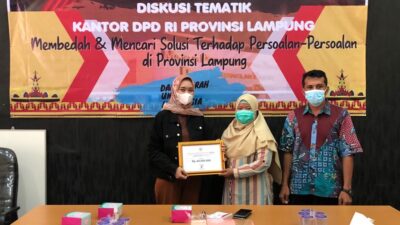 Luar Biasa…Nunik dan Jihan Rela Potong Demi Perawat