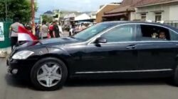 Presiden Jokowi, dalam kunjungannya ke Provinsi Lampung, menggunakan mobil dinas Mercedes-Benz S600 Guard, Kamis (2/9/2021).