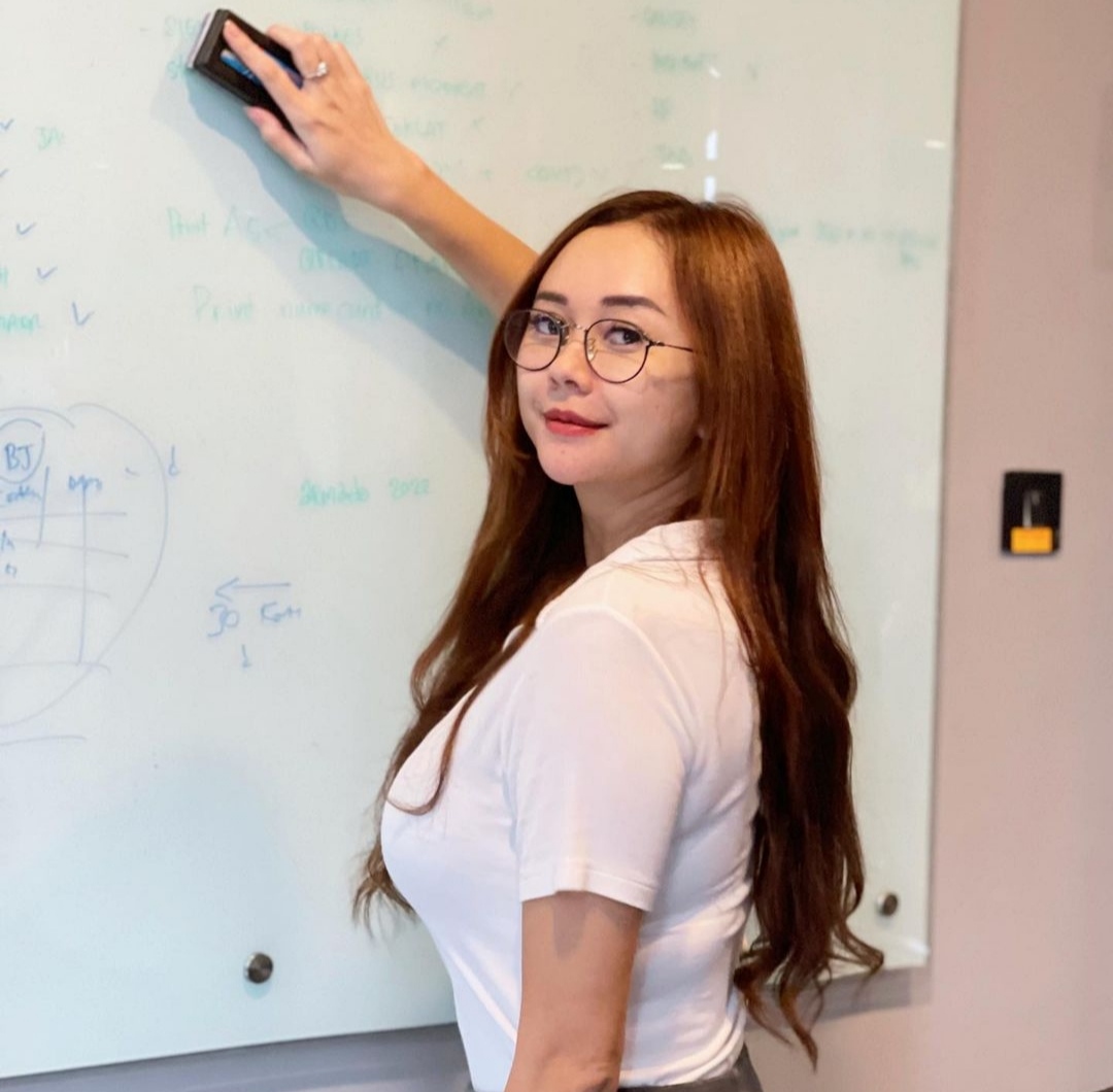 Artis Aura Kasih. Foto Instagram @aurakasih