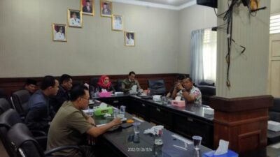 Komisi III DPRD Lamsel Minta Rekanan Komitmen Perbaiki Jalan