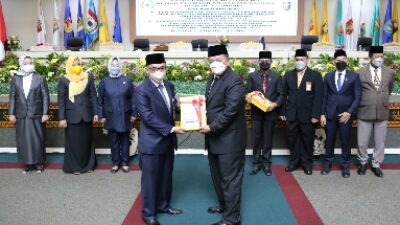Paripurna Istimewa, DPRD Lampung Terima Penghargaan WTP