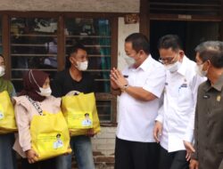 Gubernur Arinal Serahkan BLT BBM dan Sembako di Kabupaten Pringsewu