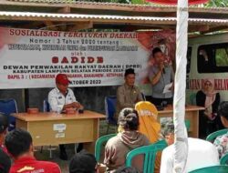 Sadide Anggota DPRD Lamsel Gelar Sosperda No 3 Tahun 2020 di Desa Kelawi