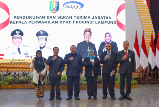 Gubernur Arinal Djunaidi Mengukuhkan Kepala Perwakilan BPKP Provinsi Lampung