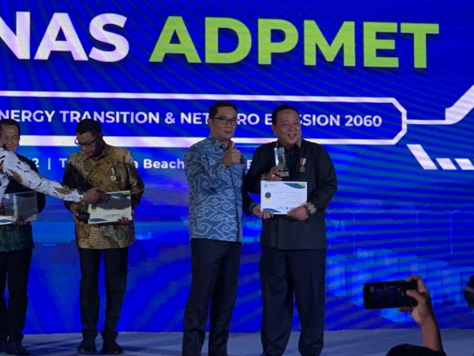Pemprov Lampung Sabet Penghargaan Optimisme Energi Terbarukan dalam Bauran Energi RUED 2025