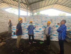 Wakil Gubernur Chusnunia dan Tim KP3 Tinjau Pengawasan Pupuk di Tulangbawang