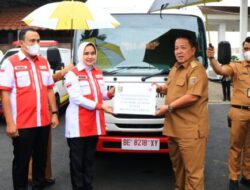 Gubernur Arinal Djunaidi Serahkan Bantuan Mobil Ambulan Jenazah ke PMI Provinsi Lampung