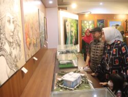 Ketua Dekranasda Provinsi Lampung Kunjungi Perpustakaan Expo Unila 2022