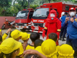 Dinas Pemadam Kebakaran Dan Penyelamatan Lampung Selatan Terima Kunjungan TK Dharma Wanita