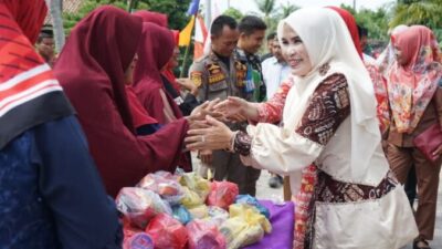 Bunda Winarni Hadiri Pengajian Bulanan BMKT Kecamatan Palas