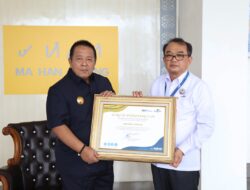 Gubernur Arinal Djunaidi Terima Penghargaan Dari PT. Taspen (Persero)