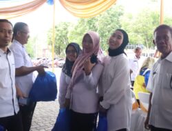 Asisten Adum Buka Pembagian Paket Sembako ke Perwakilan OPD