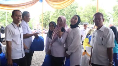 Asisten Adum Buka Pembagian Paket Sembako ke Perwakilan OPD