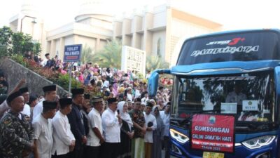Sekda Thamrin Lepas Keberangkatan 427 Calon Jemaah Haji Asal Lamsel Tahun 2023 Menuju Tanah Suci