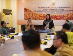 Secara Virtual, Wagub Chusnunia Ikuti Peluncuran Program Pelaksanaan Rekomendasi Penyelesaian Pelangggaran HAM Berat Non Yudisial Oleh Presiden Joko Widodo Dari Pidie Aceh