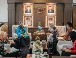 Wagub Lampung Bahas Perlindungan Pekerja Perempuan dan Anak dengan KPAI Pusat
