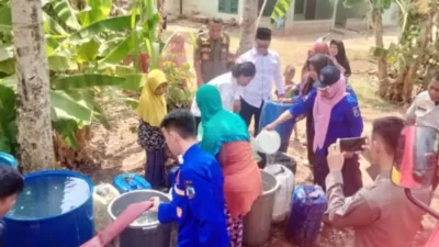 Pemkab Lampung Selatan Kembali Distribusikan Air Bersih Untuk Warga