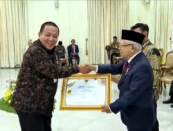 Gubernur Arinal Terima Penghargaan Adhikarya Nararya