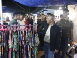 Bupati Nanang Ermanto Keliling Stand Lampung Selatan Expo 2023, Menyapa Pedagang Hingga Pengunjung