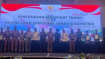 Sekretaris Daerah Lampung Selatan, Thamrin Hadiri Launching Sertifikat Tanah Elektronik Dan Penyerahan 2.5 Juta Sertifikat Secara Daring