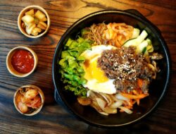 15 Rekomendasi Makanan ala Korea Terpopuler dan Terenak Seperti di Drakor