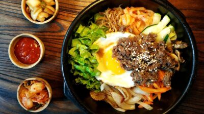 15 Rekomendasi Makanan ala Korea Terpopuler dan Terenak Seperti di Drakor