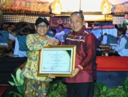 Gubernur Arinal Djunaidi Raih Penghargaan Kepala Daerah Penggerak Pembangunan dan Pengawasan Kawasan Transmigrasi dari Menteri Desa Pembangunan Daerah Tertinggal dan Transmigrasi Republik Indonesia 2023