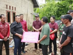 Rumah Roboh Memakan Korban di Kecamatan Sidomulyo, Bupati Nanang Ermanto Datang Serahkan Bantuan Bedah Rumah Tahun 2024