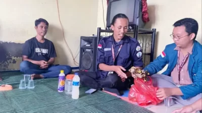 Mahasiswa KKN Unila Gelar Pelatihan Pembuatan POC di Desa Karangsari Tahun 2024