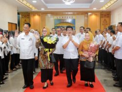 Sekdaprov Fahrizal Lepas Kepala Bapenda Adi Erlansyah dan Kepala Balitbangda Hamartoni Ahadis Memasuki Masa Purnabakti, Pemprov Lampung Sampaikan Apresiasi dan Ucapkan Terima Kasih Tahun 2024