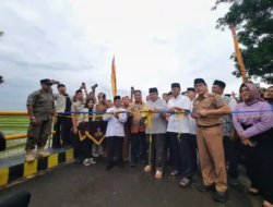Gubernur Arinal Resmikan Jembatan Way STKIP-PGRI yang Menghubungkan Kota Metro dan Lampung Timur Tahun 2024