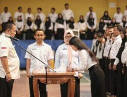 Gubernur Arinal Serahkan SK PPPK Jabatan Fungsional Kesehatan dan Guru, Juga Lantik ASN Jabatan Fungsional di Lingkungan Pemprov Lampung Tahun 2024