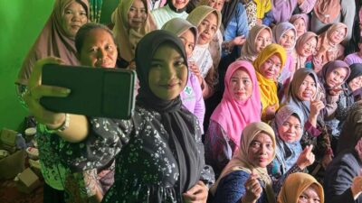 Ibu Nana Adi Erlansyah Ngopi Bareng dan Menghadirkan Pelatihan MUA untuk Masyarakat Sukoharjo