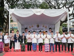 Plh. Gubernur Lampung Fahrizal Darminto dan Jajaran Pemprov Lampung Shalat Idul Adha 1445 H di Lapangan Saburai, Ini Pesan Beliau