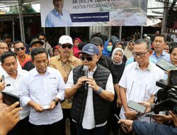 Pantau Harga Pasokan Bahan dan Kebutuhan Pokok di Pasar Natar, Plh. Gubernur Lampung Dampingi Mendag Zulkifli Hasan