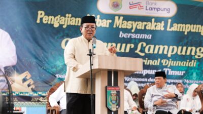 Gubernur Lampung Arinal Djunaidi dan Ibu Riana Hadiri Pengajian Akbar di Lapangan Merdeka Lampung Timur
