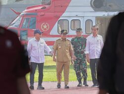 Pj. Gubernur Samsudin Sambut Kedatangan Presiden Jokowi di Lapangan Stadion Jati Kalianda Lamsel
