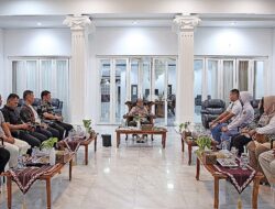 Pj. Gubernur Samsudin Terima Dua Anggota Paskibraka Provinsi Lampung yang Akan Bertugas di IKN 17 Agustus 2024 Mendatang