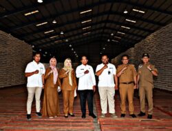 Mantapkan Persiapan Ketahanan Pangan di Provinsi Lampung, DPRD dan Pj. Gubernur Tinjau Ketersediaan Beras di Gudang Bulog Campang Raya