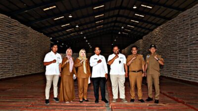 Mantapkan Persiapan Ketahanan Pangan di Provinsi Lampung, DPRD dan Pj. Gubernur Tinjau Ketersediaan Beras di Gudang Bulog Campang Raya