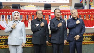 Pendapatan Daerah Rp7,419 Triliun, Pj. Gubernur Samsudin dan Ketua DPRD Mingrum Gumay Tandatangani Raperda APBD Lampung Tahun Anggaran 2025