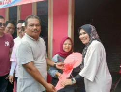 Serahkan Hasil Bedah Rumah Milik Warga Kecamatan Rajabasa, Bunda Winarni: Jaga dan Rawat dengan Baik