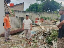 Anggota DPRD Bandar Lampung Tinjau dan Salurkan Bantuan untuk Korban Puting Beliung
