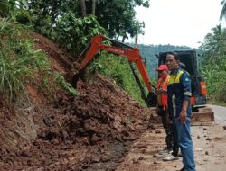 BMBK Lampung Benahi Drainase Jalan Lempasing-Padang Cermin, Target Bebas Lubang Jelang Lebaran