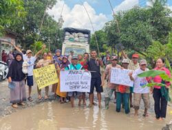 Dikritik Soal Jalan Rusak, Bupati Egi Apresiasi Kritik Kreatif Warga