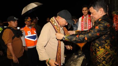 Kembali ke Lampung Usai Mengikuti Retret di Akmil Magelang, Gubernur Rahmat Mirzani Djausal Disambut Plh Sekdaprov Firsada dan Jajaran