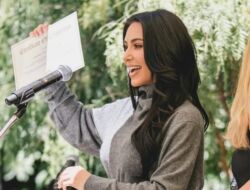 Kim Kardashian Lulus Studi Hukum, Pernah 6 Tahun Kuliah dan 3 Kali Gagal Ujian