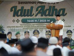 Gubernur Mirza Sholat Idul Adha Bersama Ribuan Masyarakat di Lapangan Saburai Bandar Lampung