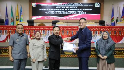 Pemprov Lampung Serahkan Dokumen Raperda APBD Tahun Anggaran 2026 kepada DPRD Lampung